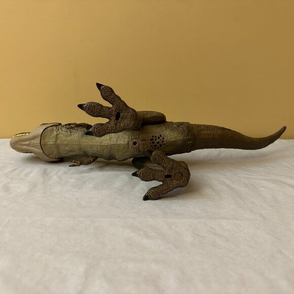 2 Jurassic World T-Rex Dinosaur Action Figures / Epic Roarin' & Thrash 'N Devour - Picture 10 of 16